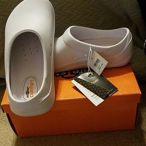 Nursing shoes